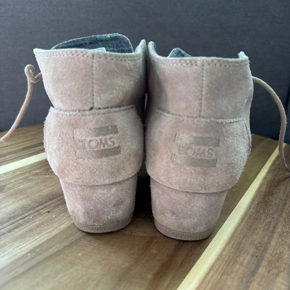 TOMS Tan Suede Desert Wedge Lace Up Ankle Boots